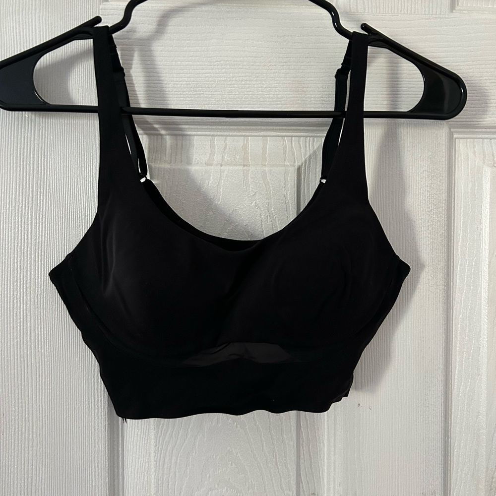VS incredible lightweight low impact bra size 34B